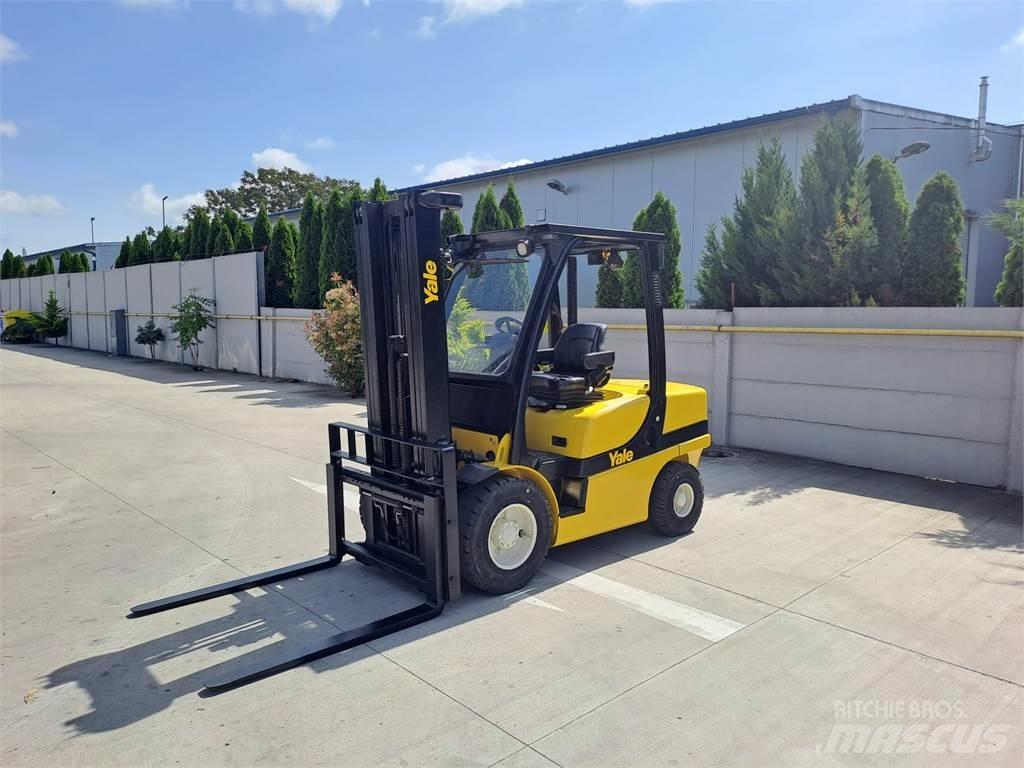 Yale GDP35VX Diesel Trucker