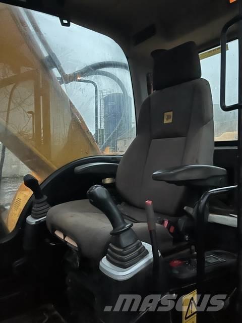 JCB JS 220 LC Beltegraver