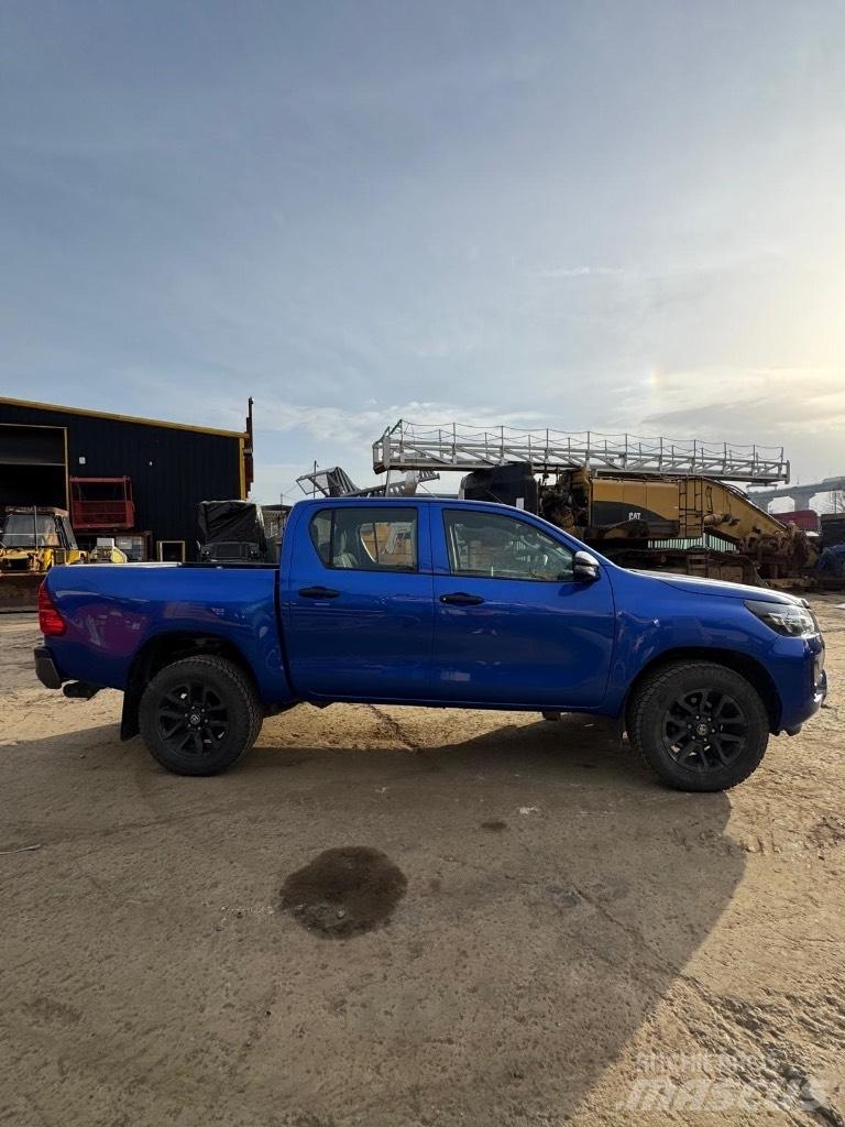 Toyota Hilux Active Pickup/planbiler