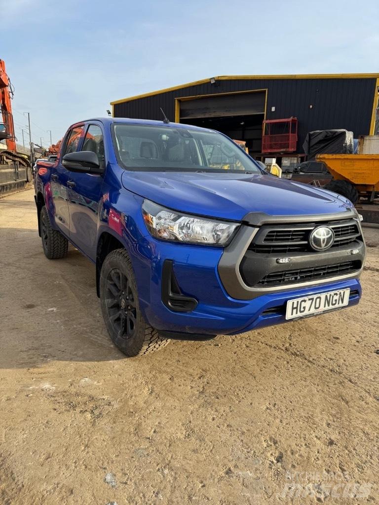 Toyota Hilux Active Pickup/planbiler