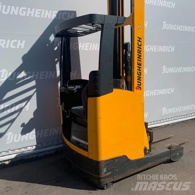 Jungheinrich ETV 214 Skyvemasttruck