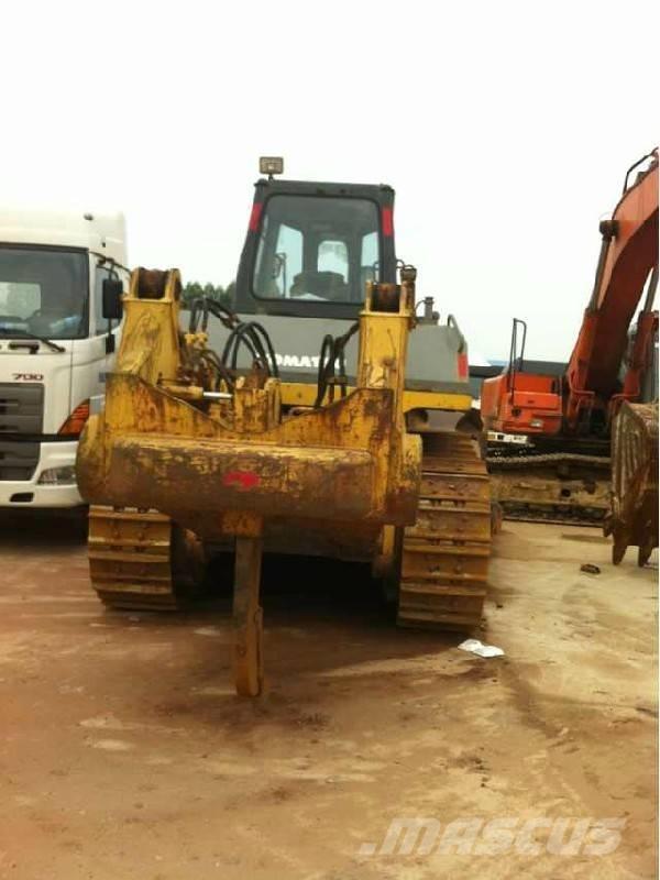 Komatsu d155a-3 Dozere Beltegående