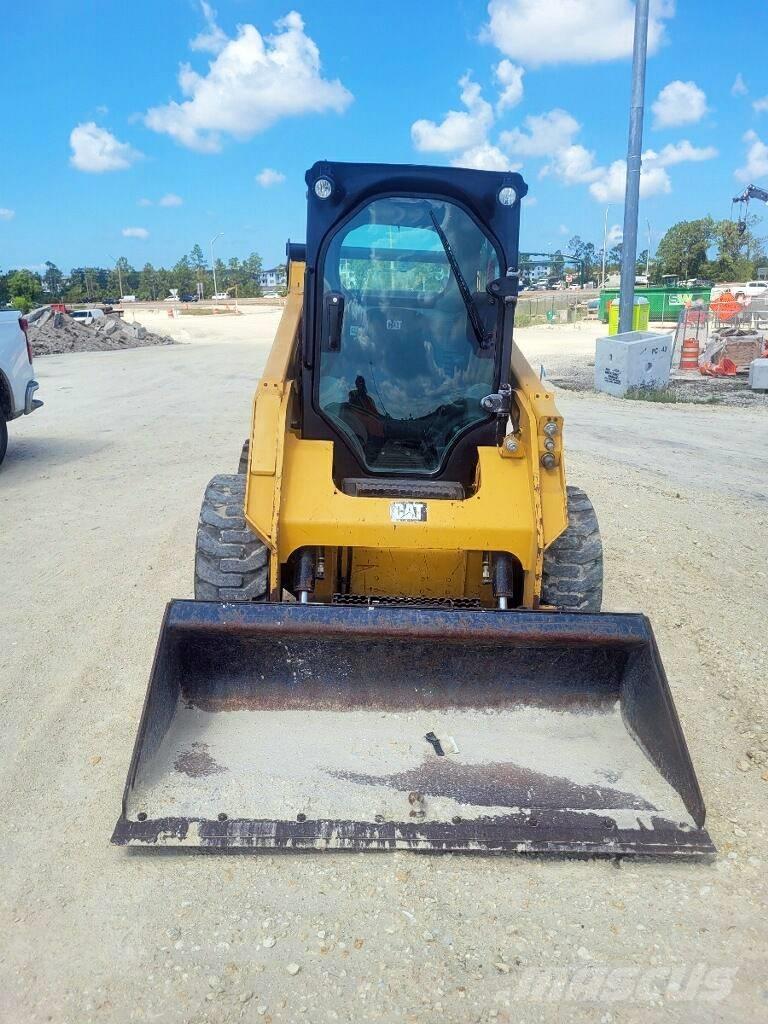 CAT 242 D Kompaktlastere