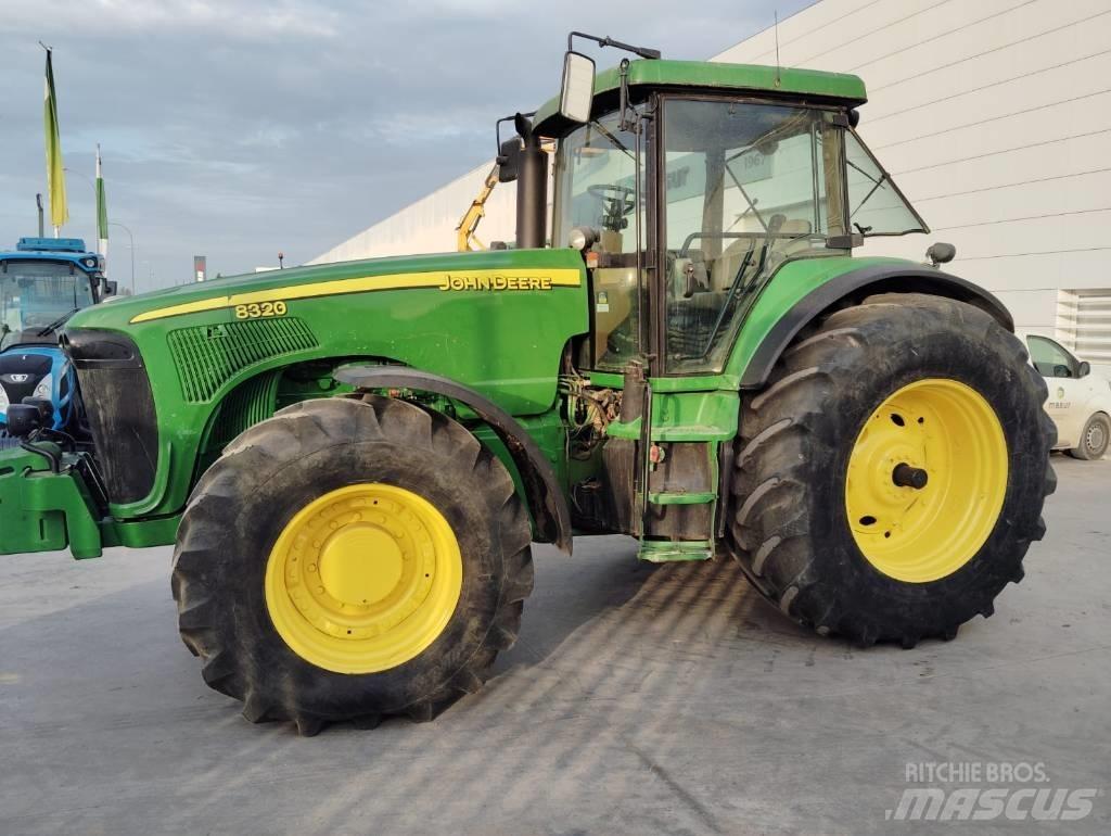 John Deere 8320 Traktorer
