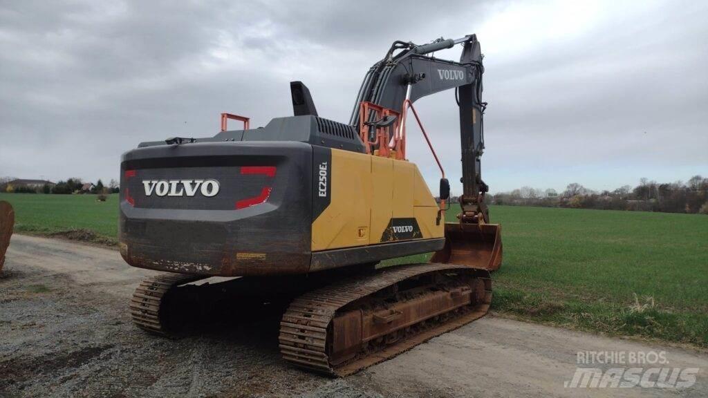 Volvo EC250EL Beltegraver