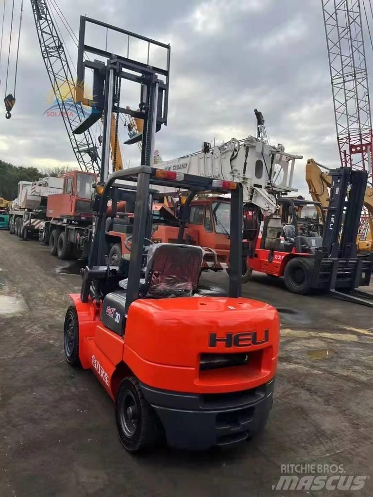 Heli CPCD 30 Diesel Trucker