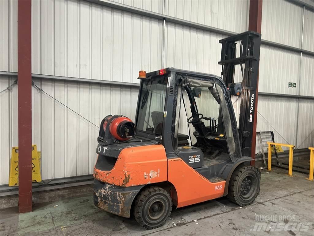 Toyota 02-8FGJF35 Propan trucker
