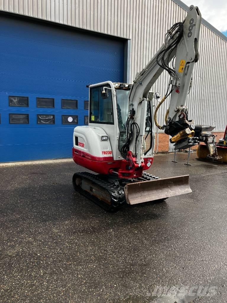 Takeuchi TB 230 Minigravere <7t