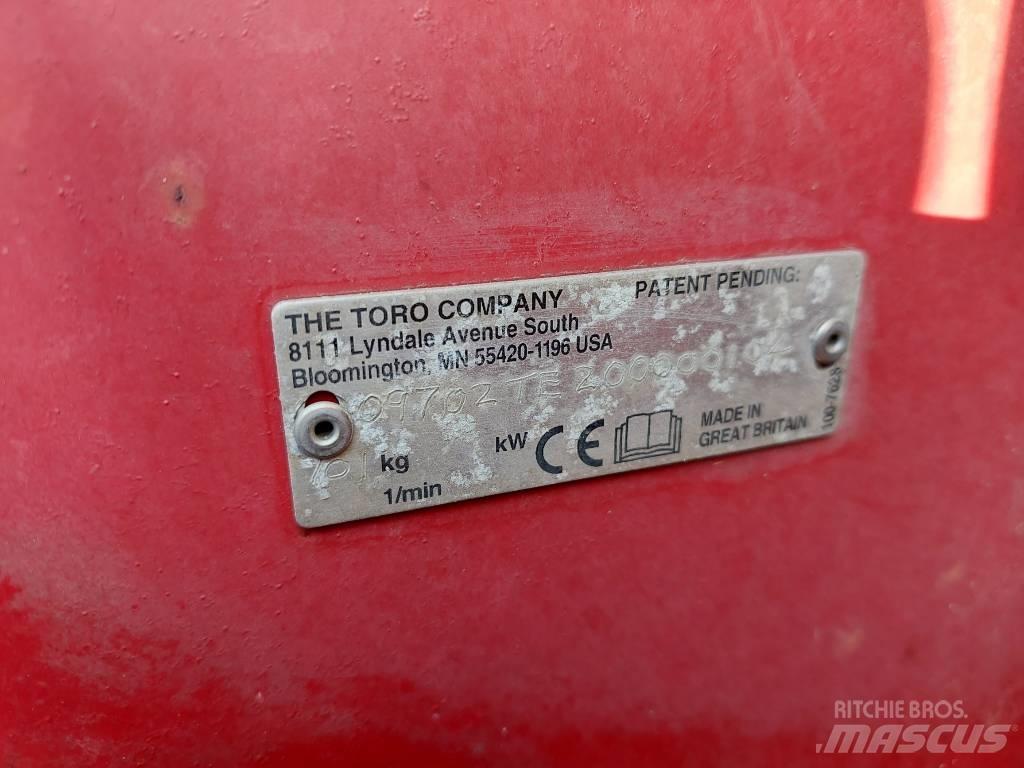 Toro Procore 880 Plenluftere og vertikalskjærere