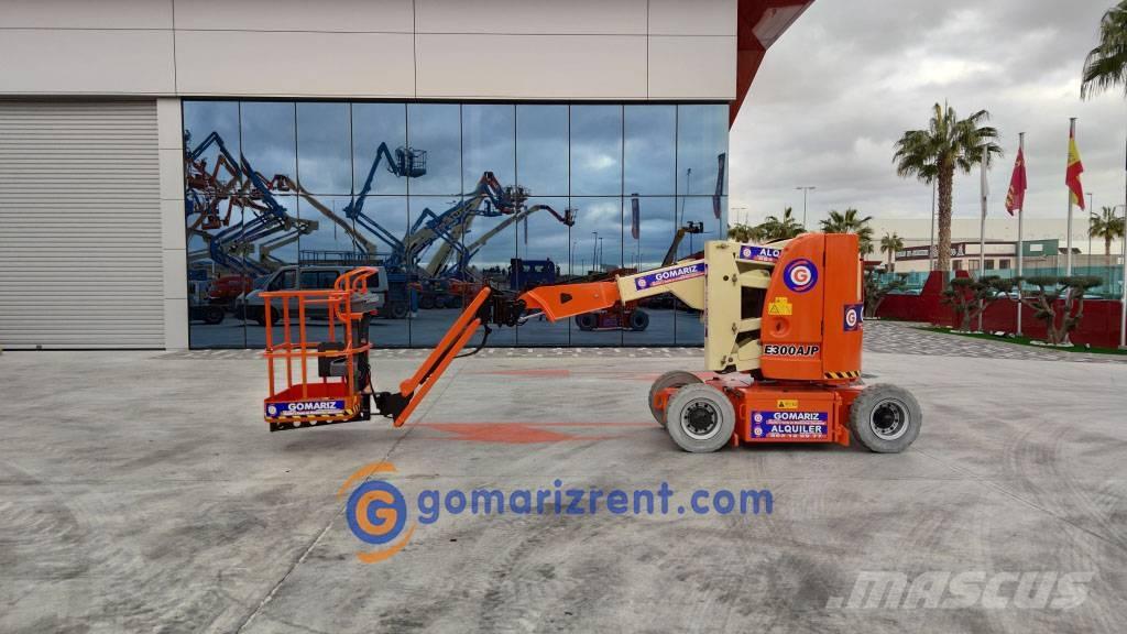 JLG E 300 AJP Leddede bomlifter