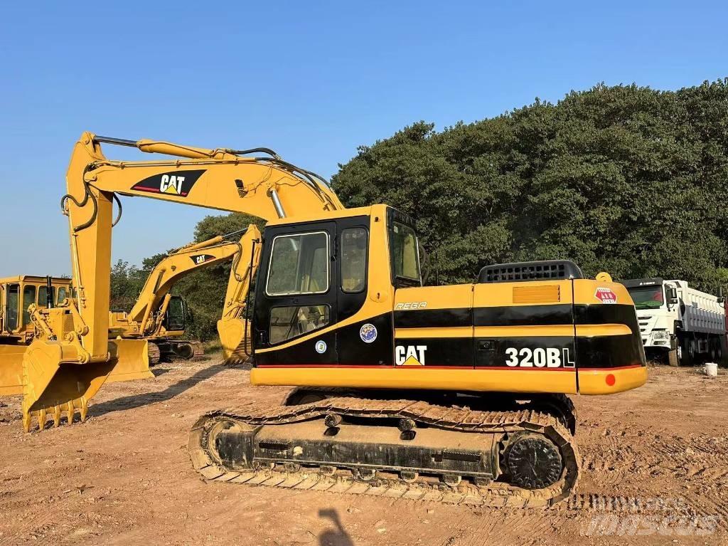 CAT 320 B Beltegraver
