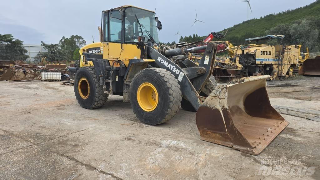 Komatsu WA 250 Hjullastere