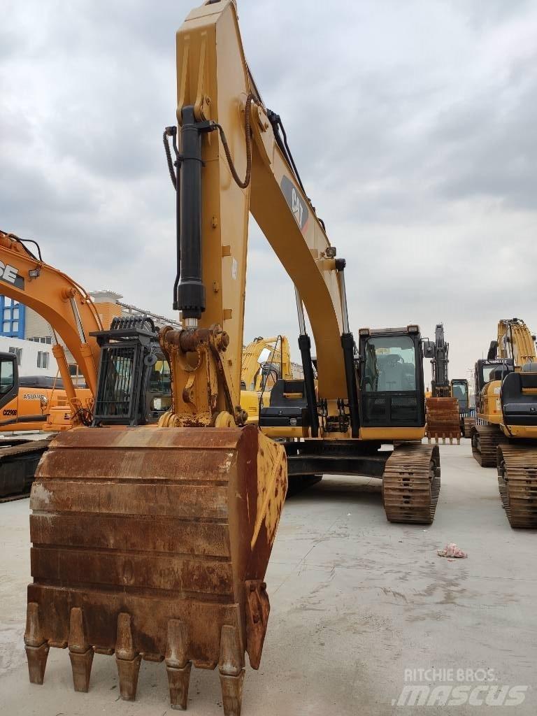 CAT 329 D Beltegraver