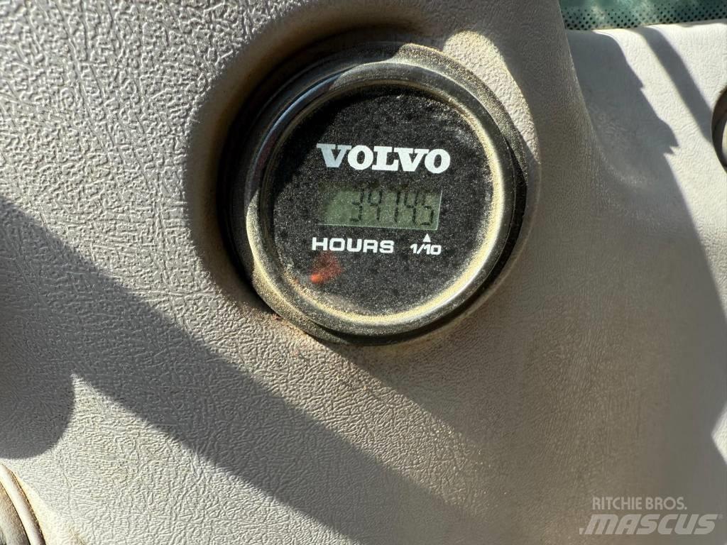 Volvo EC 220 E Beltegraver