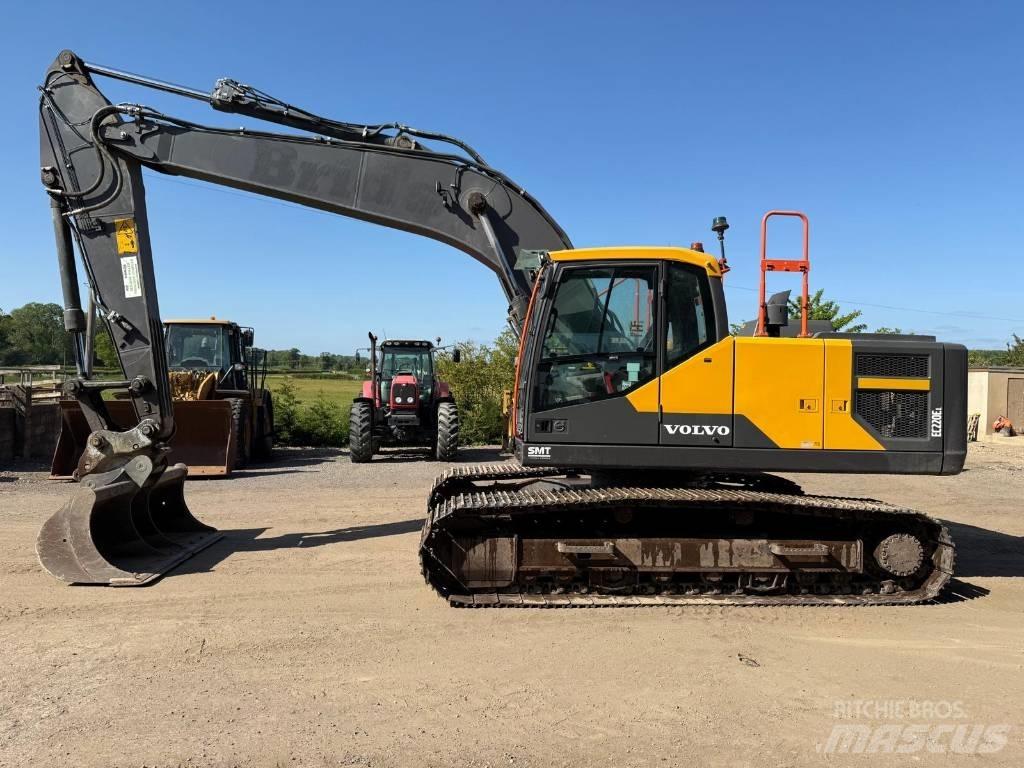 Volvo EC 220 E Beltegraver