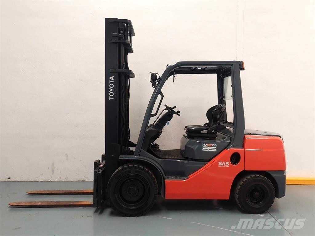 Toyota 52 8FDJF35 Diesel Trucker