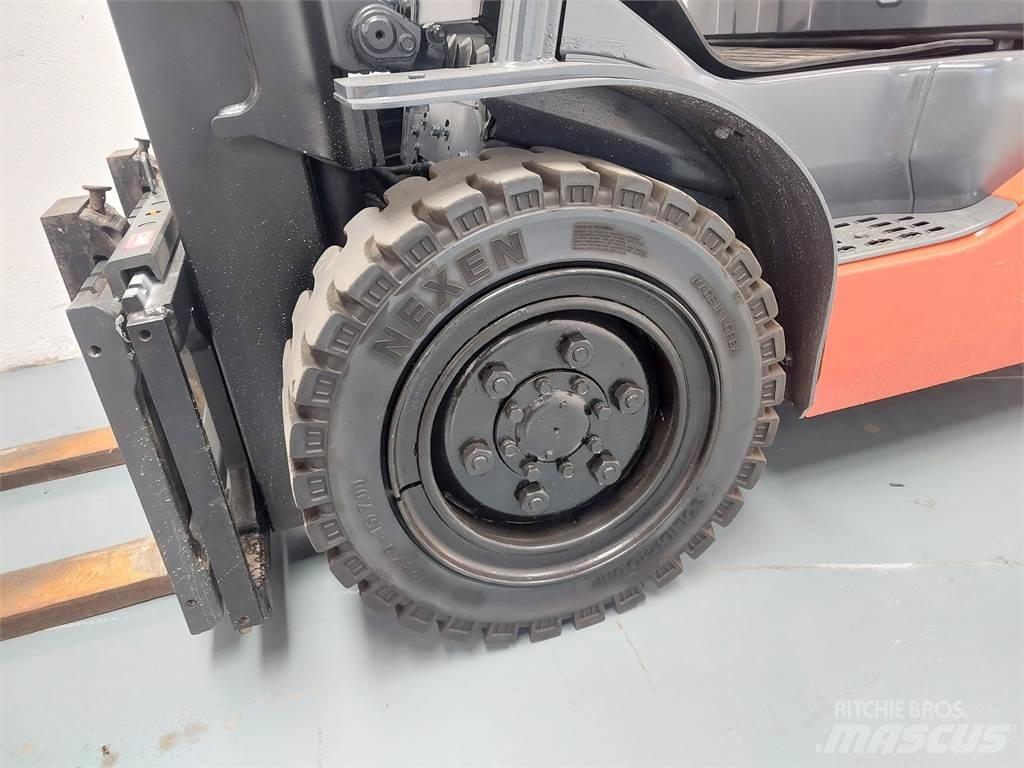 Toyota 52 8FDJF35 Diesel Trucker