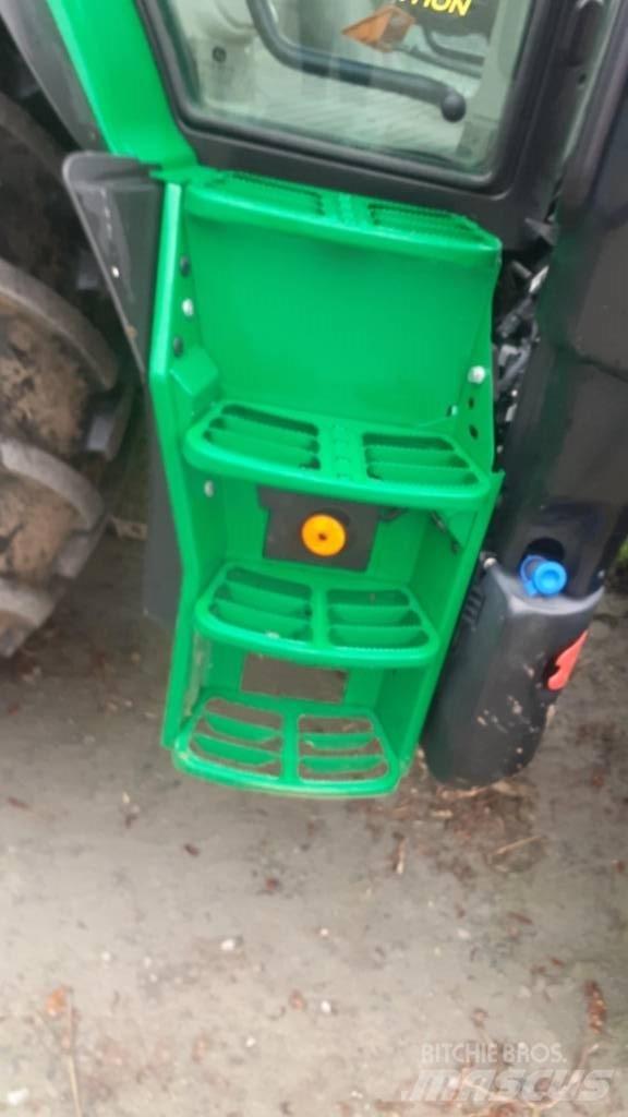 John Deere 6110 R Traktorer