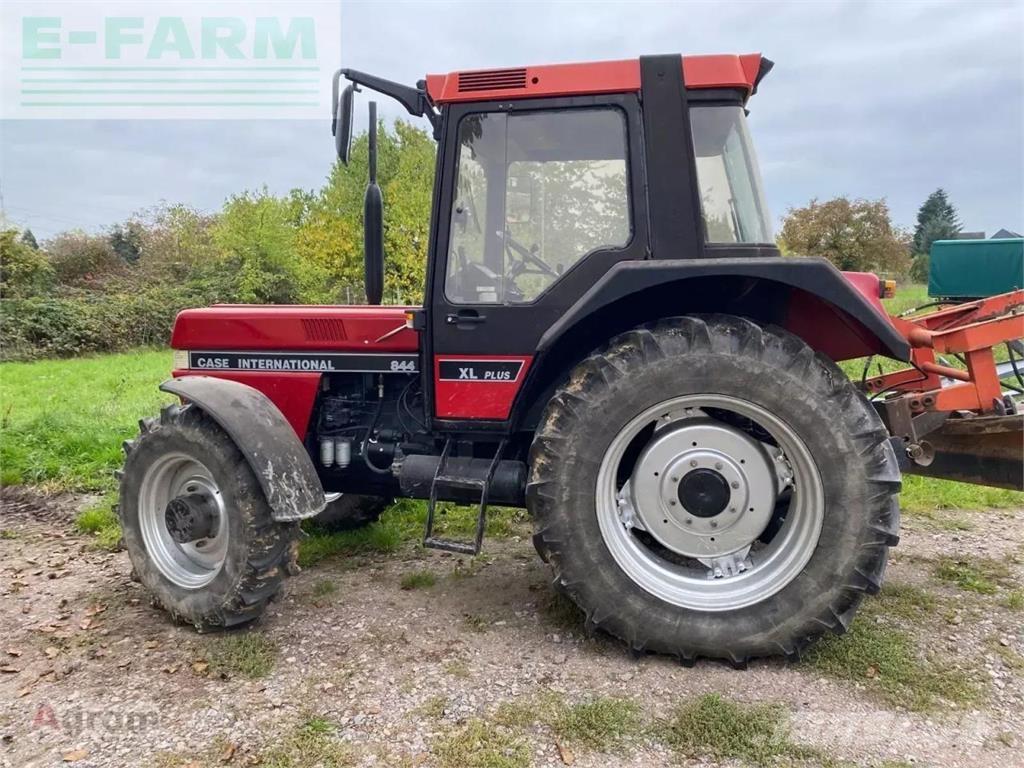Case IH 844 a Traktorer