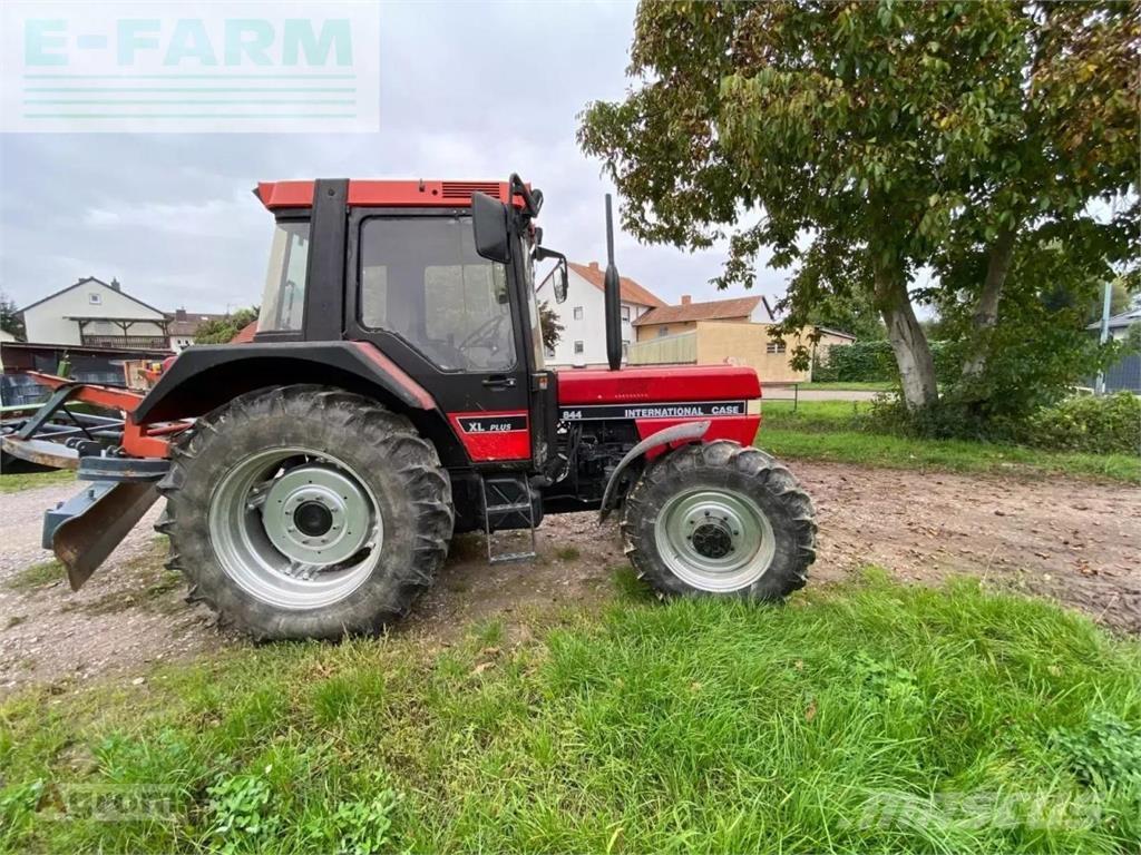 Case IH 844 a Traktorer