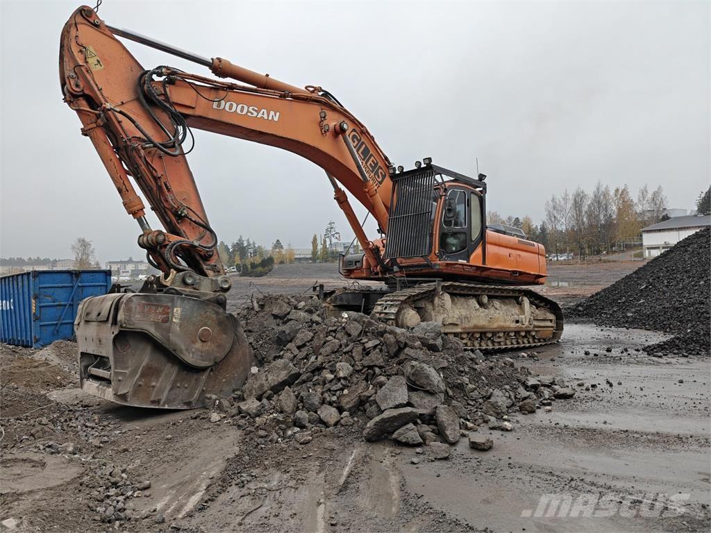 Doosan DX520LC Beltegraver