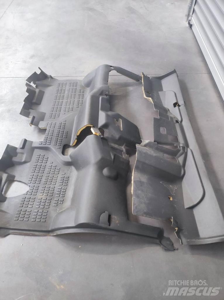 Nissan Floor Mat Førerhus og Interiør