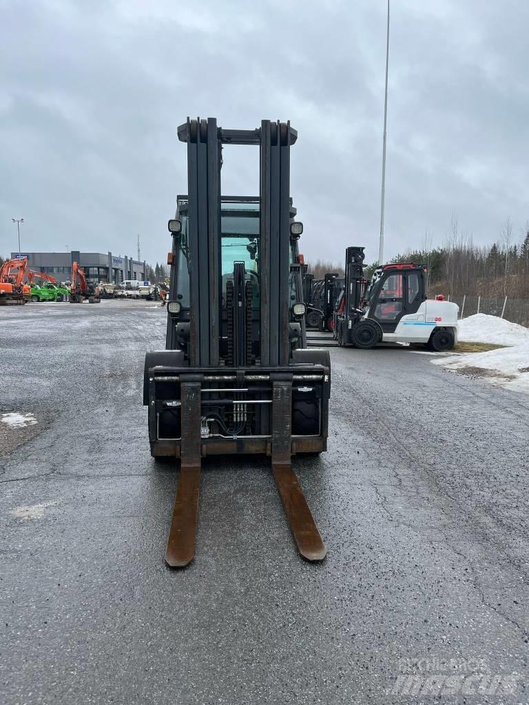 Nissan WG1F4A50Y Diesel Trucker