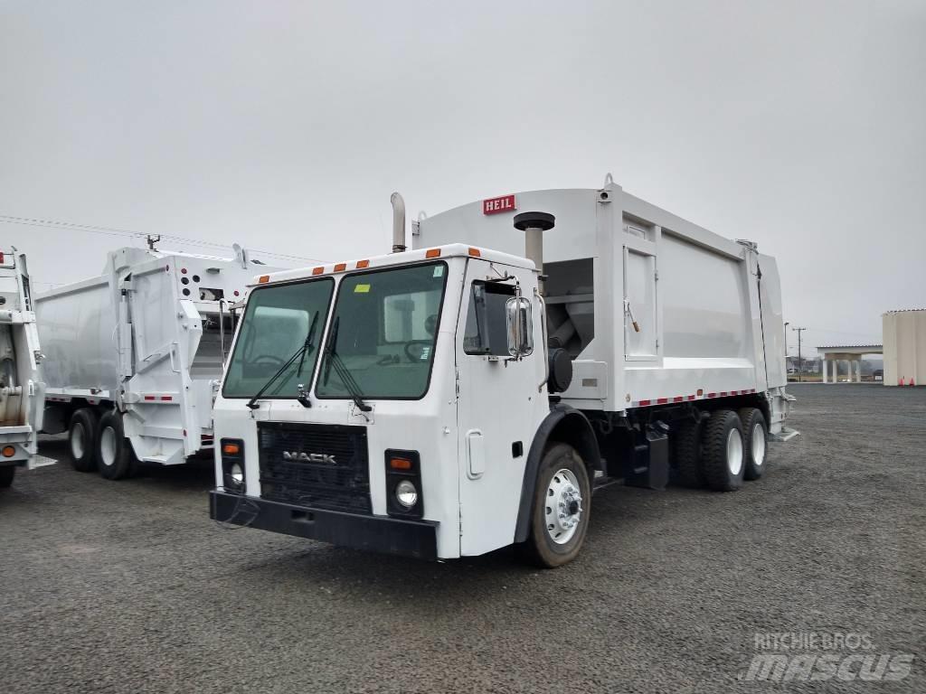 Mack LE613 Renovasjonsbil