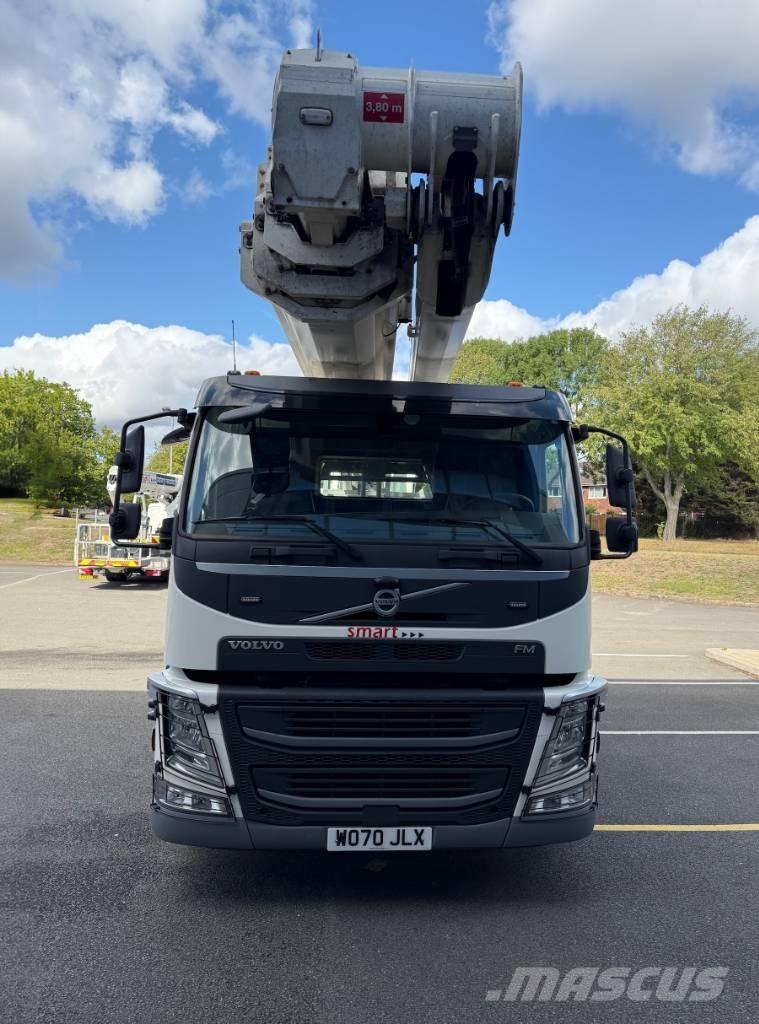 Bronto Skylift S56XR Bilmontert lift