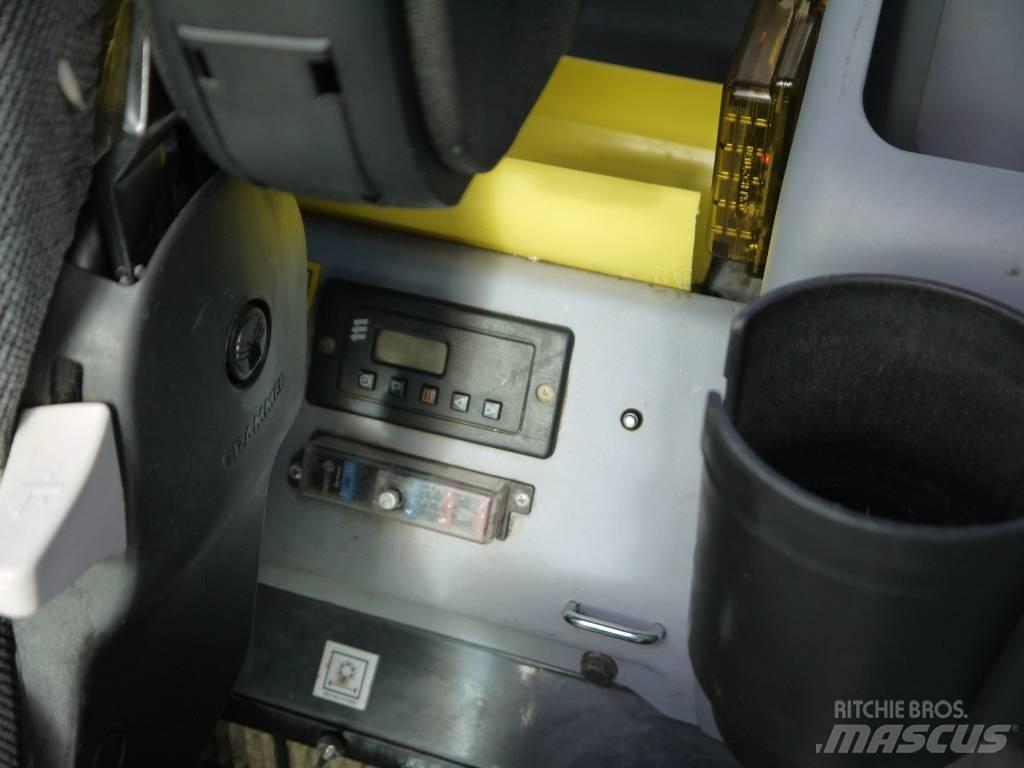 Komatsu PW 160-7E0 Hjulgravere