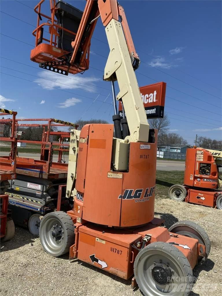 JLG E300AJP Leddede bomlifter