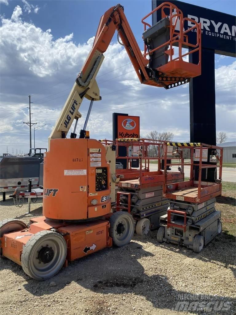 JLG E300AJP Leddede bomlifter