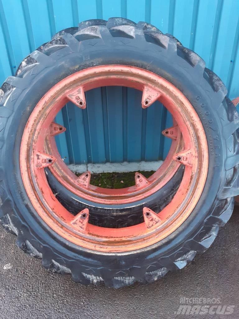 Goodyear 12.4-36 Dekk, hjul og felger