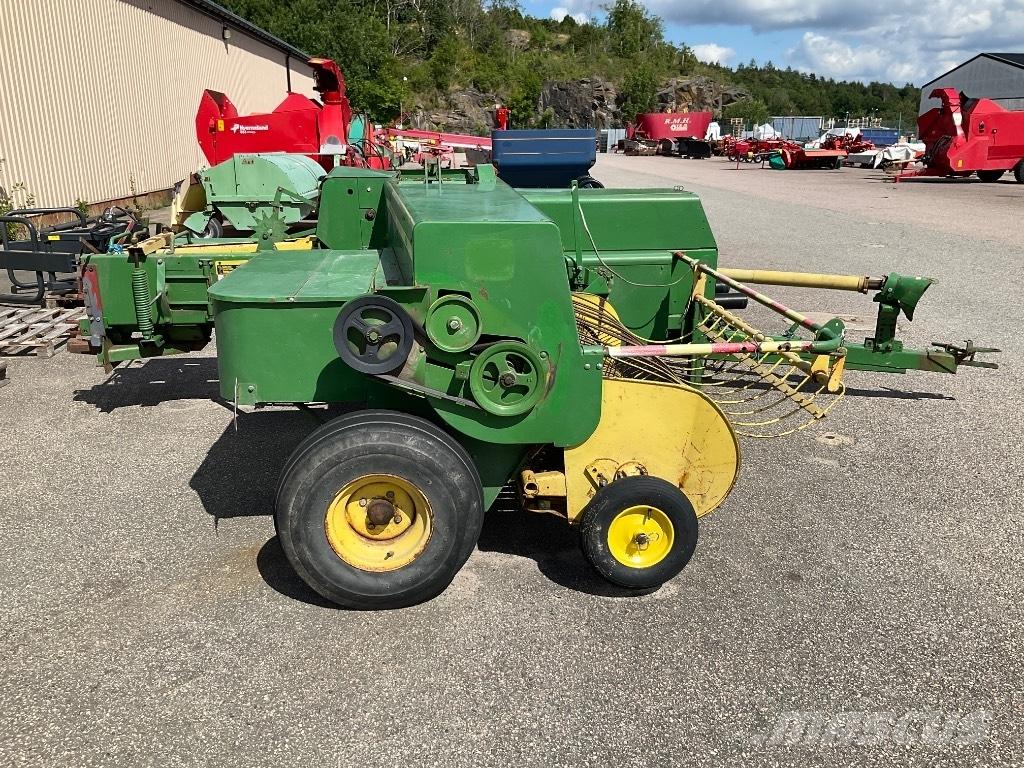 John Deere 440 Firkantpresser