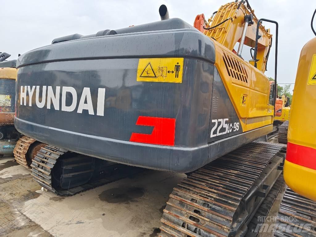 Hyundai R225LC-9S Beltegraver