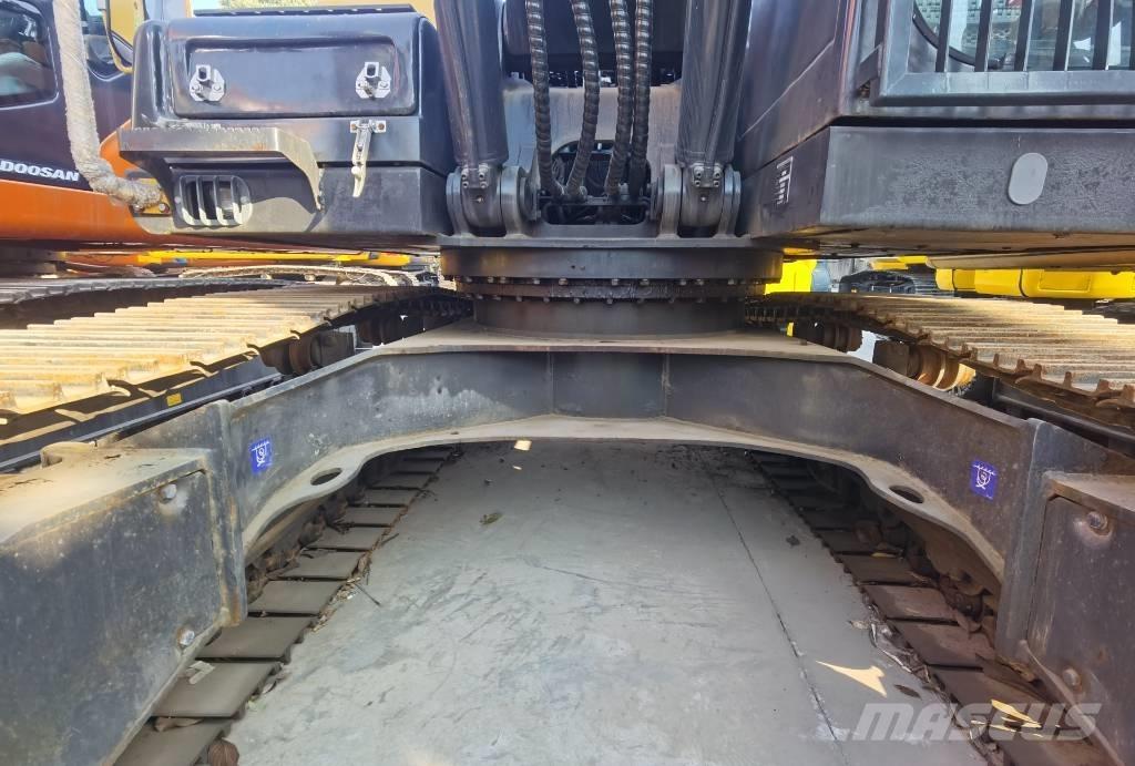 Volvo EC 220 DL Beltegraver