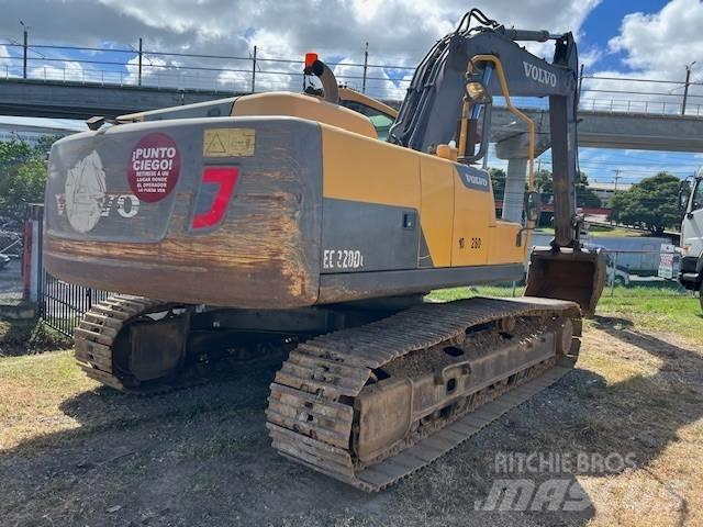 Volvo EC 220 DL Beltegraver