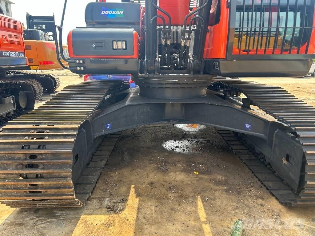 Doosan DX 225 LC Beltegraver