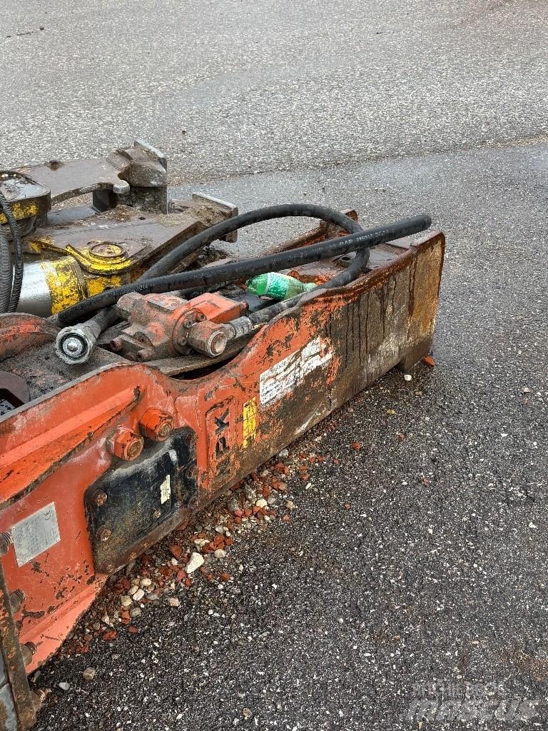 NPK Hammer Hydrauliske hammere