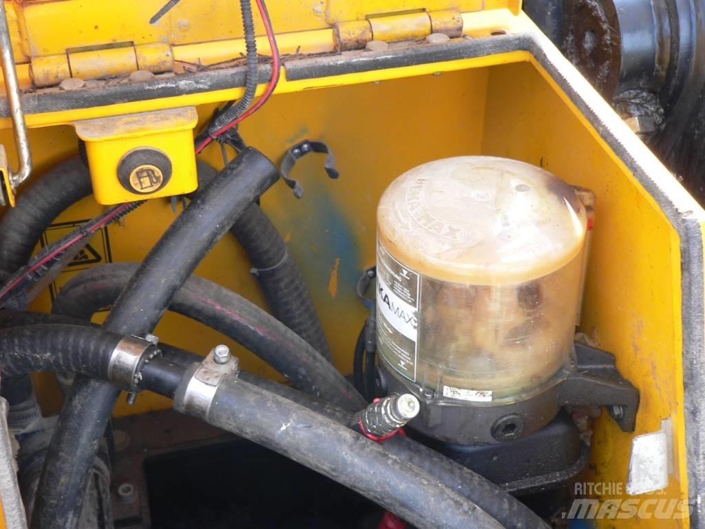 JCB JS 131LC+ Beltegraver