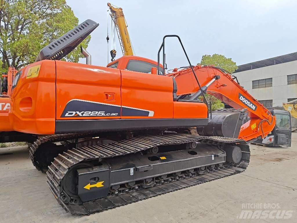 Doosan DX 225 LC-9 Beltegraver