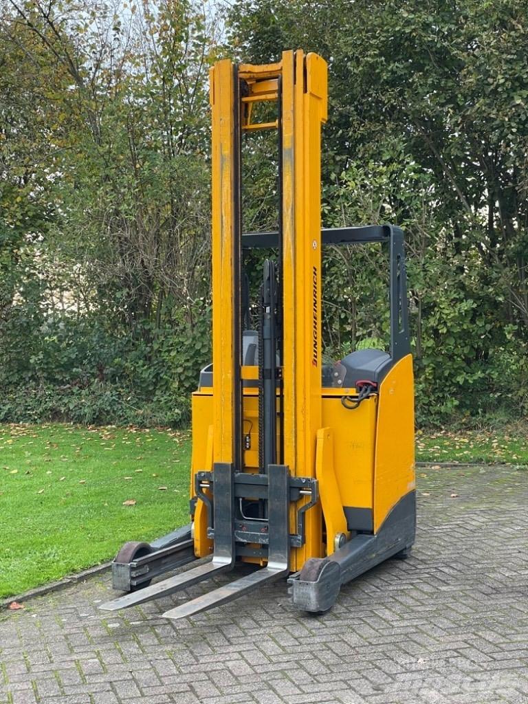 Jungheinrich ETV 114 Skyvemasttruck