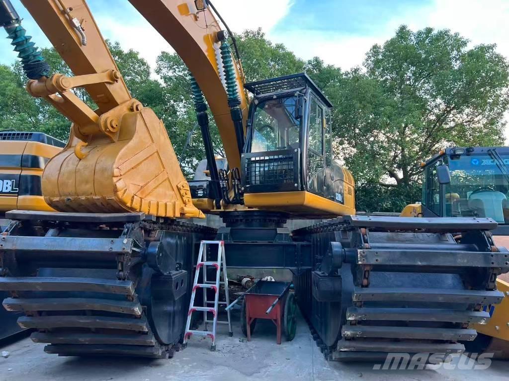 CAT 320D2 Amfibiske Gravemaskiner
