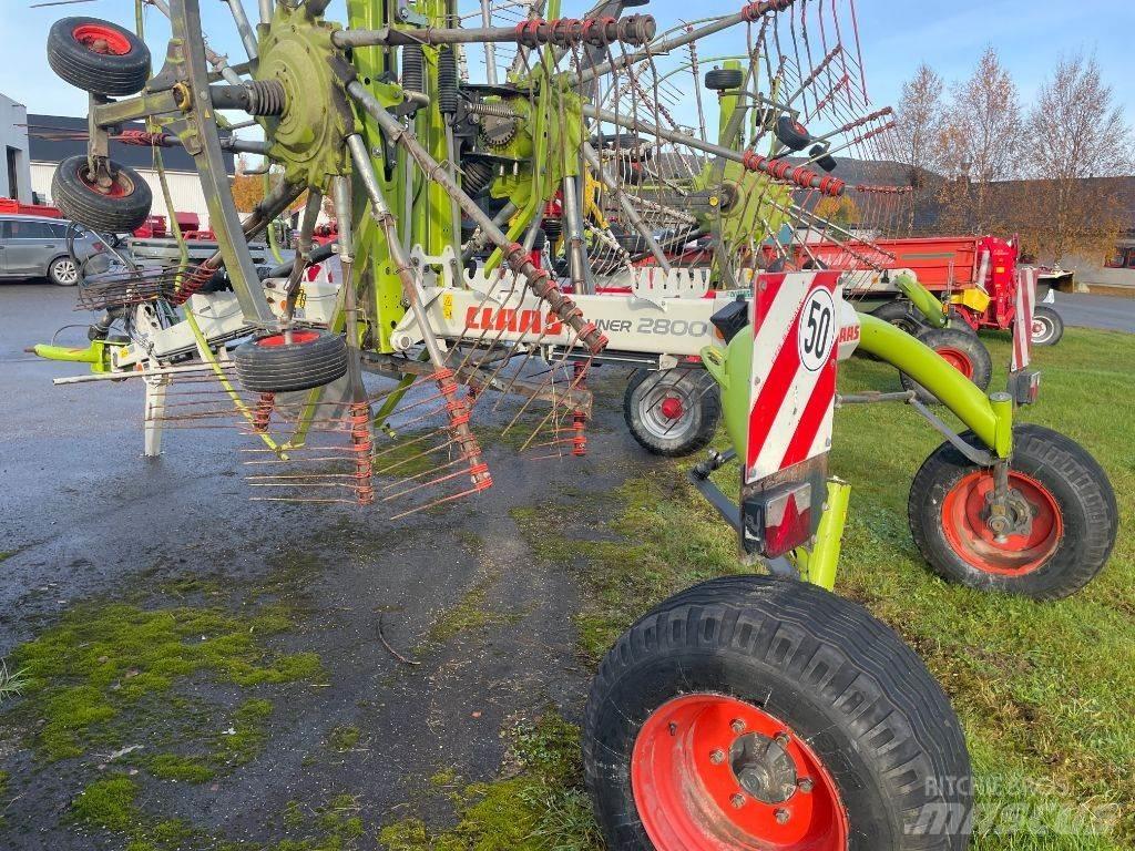 CLAAS Liner 2800 Raker og høyvendere