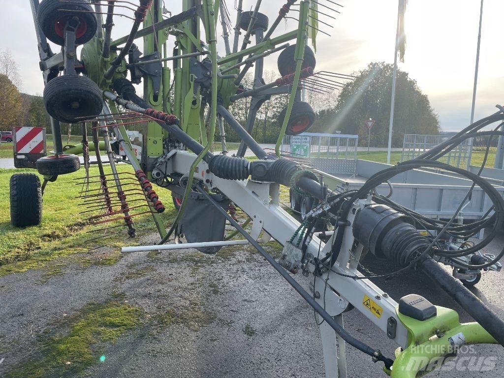 CLAAS Liner 2800 Raker og høyvendere