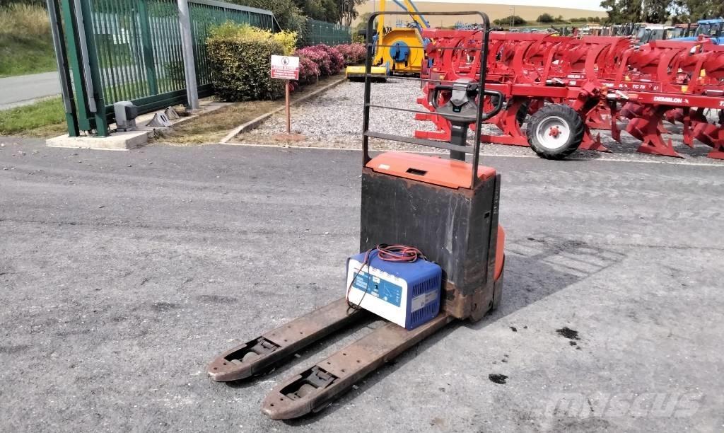 Toyota LWE 180 Lavtløftende truck