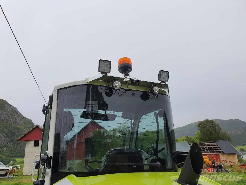 CLAAS TORION 530 Frontlastere og graveredskap