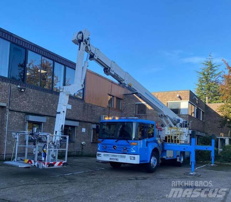 Bronto F32 RL Bilmontert lift