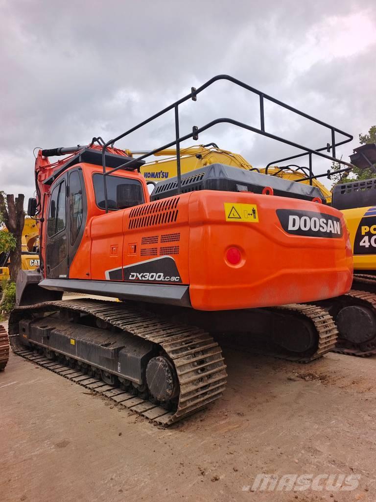 Doosan DX 300LC-9C Beltegraver