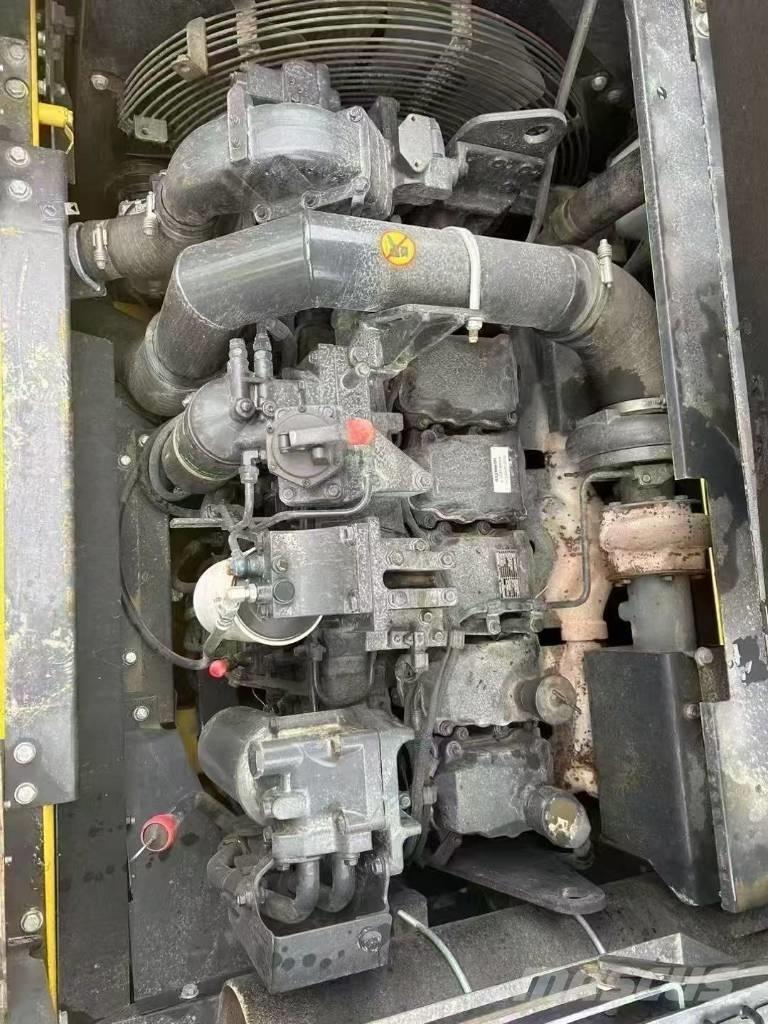 Komatsu 400-8 Beltegraver
